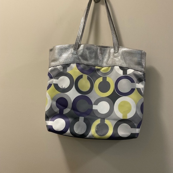 COACH JULIA OP ART SIGNATURE SHOULDER TOTE SILVER ACCENT 14970 - Picture 2 of 9